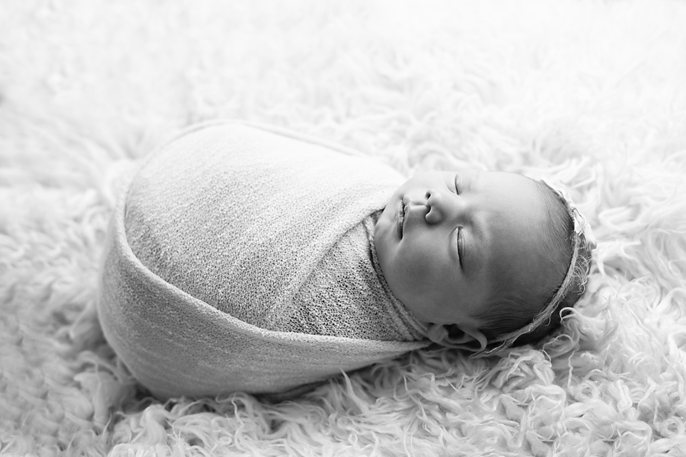 Mali-srčki---Fotografiranje-novorojenčka-2